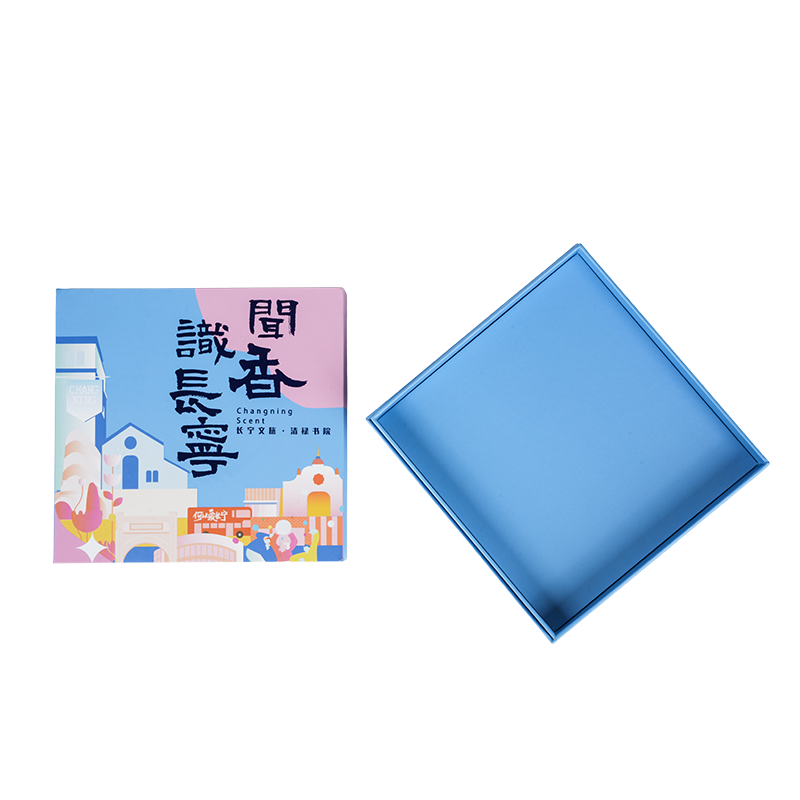 হলিডে-থিমযুক্ত হার্ড বই-আকৃতির ঘূর্ণায়মান মিউজিক বক্স