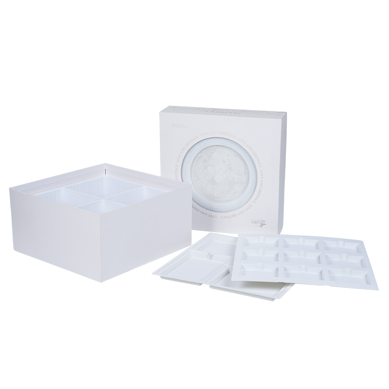 হলিডে-থিমযুক্ত হার্ড বই-আকৃতির ঘূর্ণায়মান মিউজিক বক্স