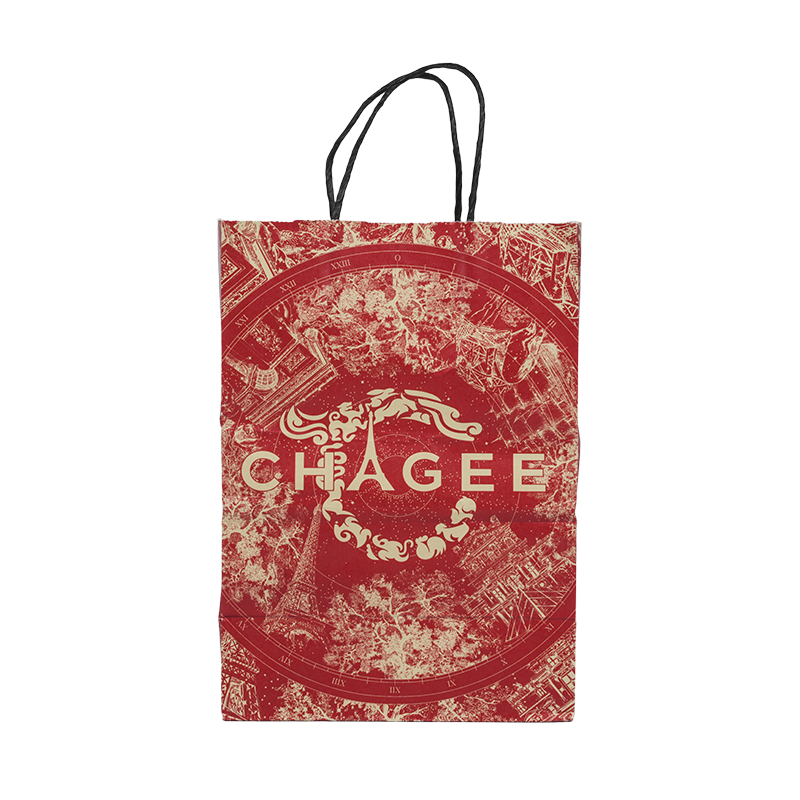 সুগন্ধি প্যাকেজিংয়ের জন্য হট স্ট্যাম্পিং এমবসড সাদা কার্ডবোর্ড পেপার ব্যাগ